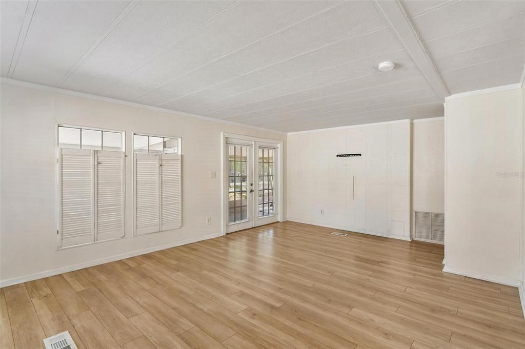 На продажу: $129,000 (2 спален, 2 ванн, 1092 Квадратных фут)