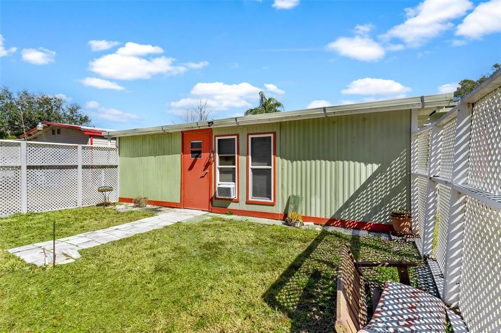 На продажу: $129,000 (2 спален, 2 ванн, 1092 Квадратных фут)