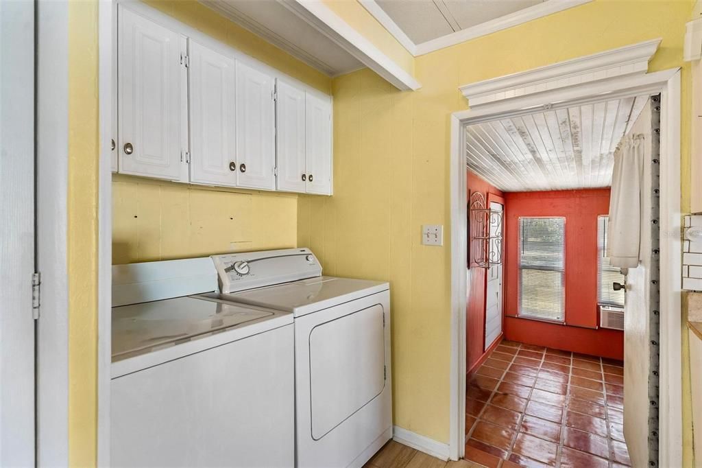 На продажу: $129,000 (2 спален, 2 ванн, 1092 Квадратных фут)