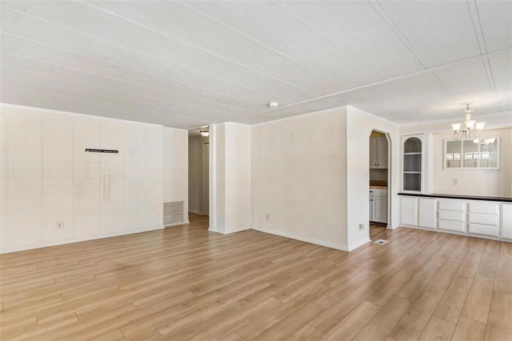 На продажу: $129,000 (2 спален, 2 ванн, 1092 Квадратных фут)