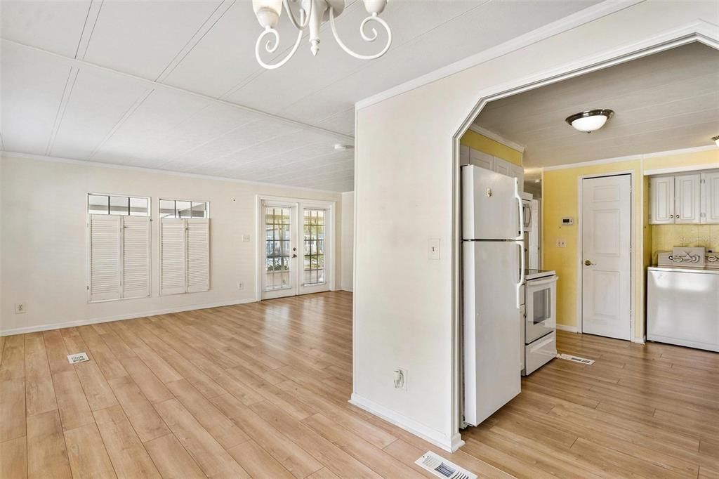 На продажу: $129,000 (2 спален, 2 ванн, 1092 Квадратных фут)