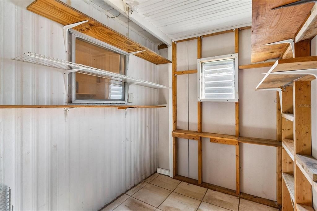 На продажу: $129,000 (2 спален, 2 ванн, 1092 Квадратных фут)