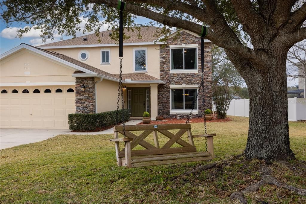 Vendido Recientemente: $389,000 (3 camas, 2 baños, 2200 Pies cuadrados)