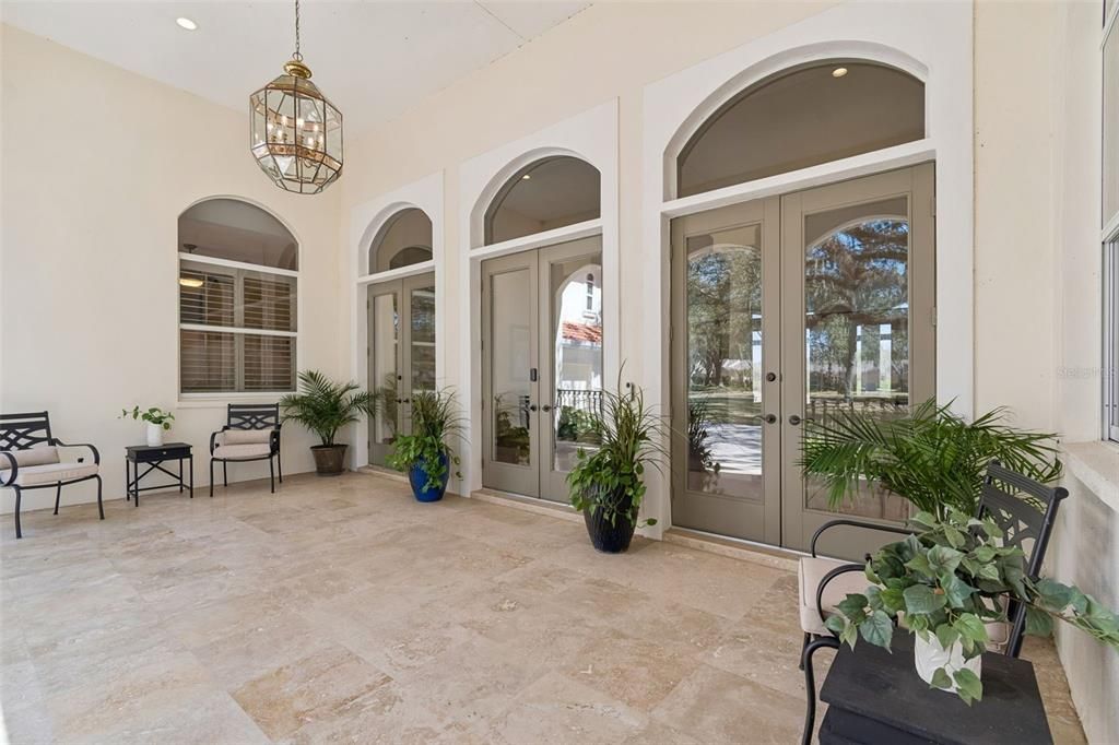En Venta: $985,000 (4 camas, 4 baños, 4527 Pies cuadrados)