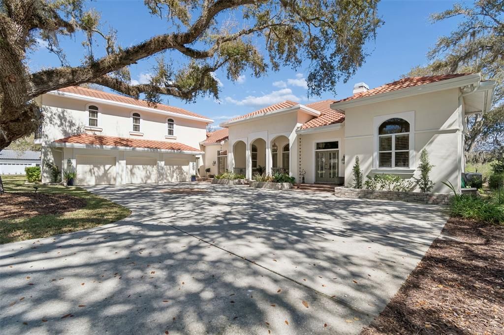 En Venta: $985,000 (4 camas, 4 baños, 4527 Pies cuadrados)