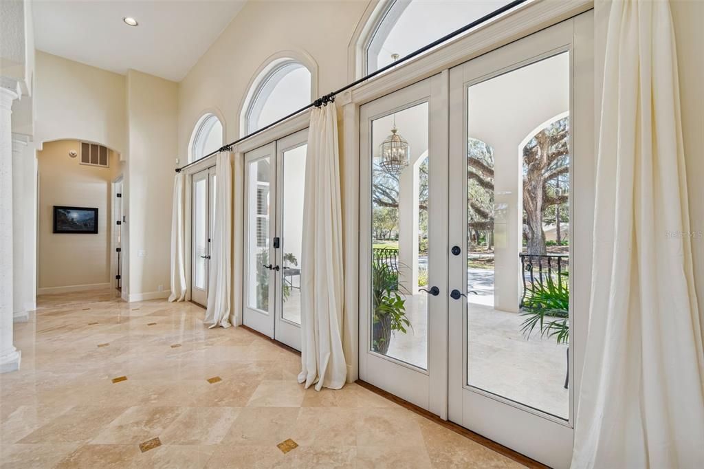 En Venta: $985,000 (4 camas, 4 baños, 4527 Pies cuadrados)
