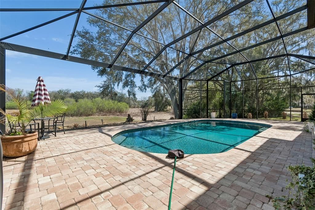 En Venta: $985,000 (4 camas, 4 baños, 4527 Pies cuadrados)