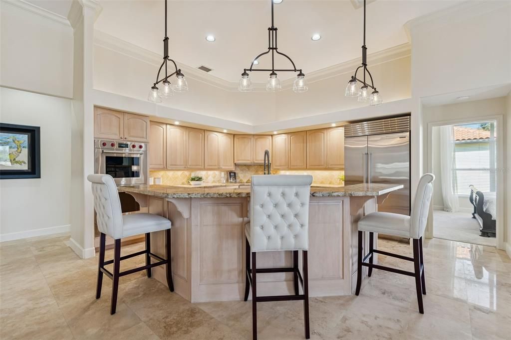 En Venta: $985,000 (4 camas, 4 baños, 4527 Pies cuadrados)