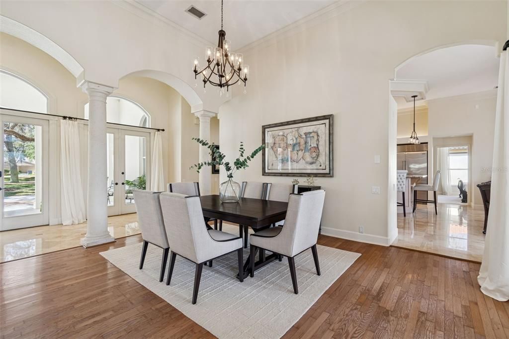 En Venta: $985,000 (4 camas, 4 baños, 4527 Pies cuadrados)