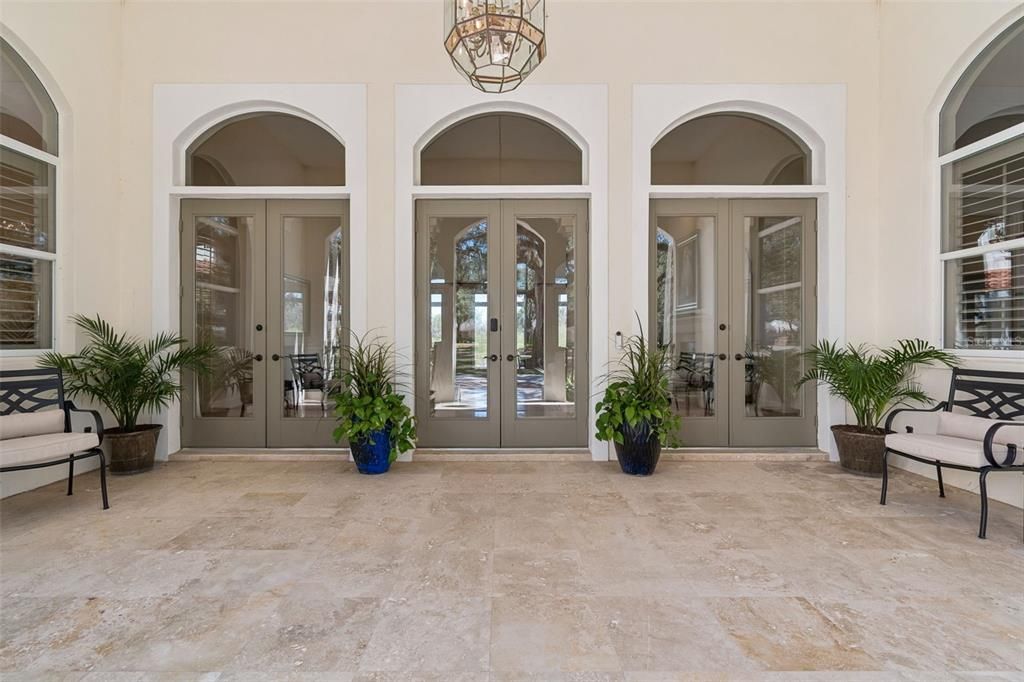 En Venta: $985,000 (4 camas, 4 baños, 4527 Pies cuadrados)