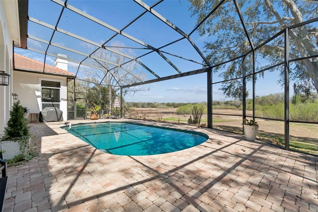 En Venta: $985,000 (4 camas, 4 baños, 4527 Pies cuadrados)