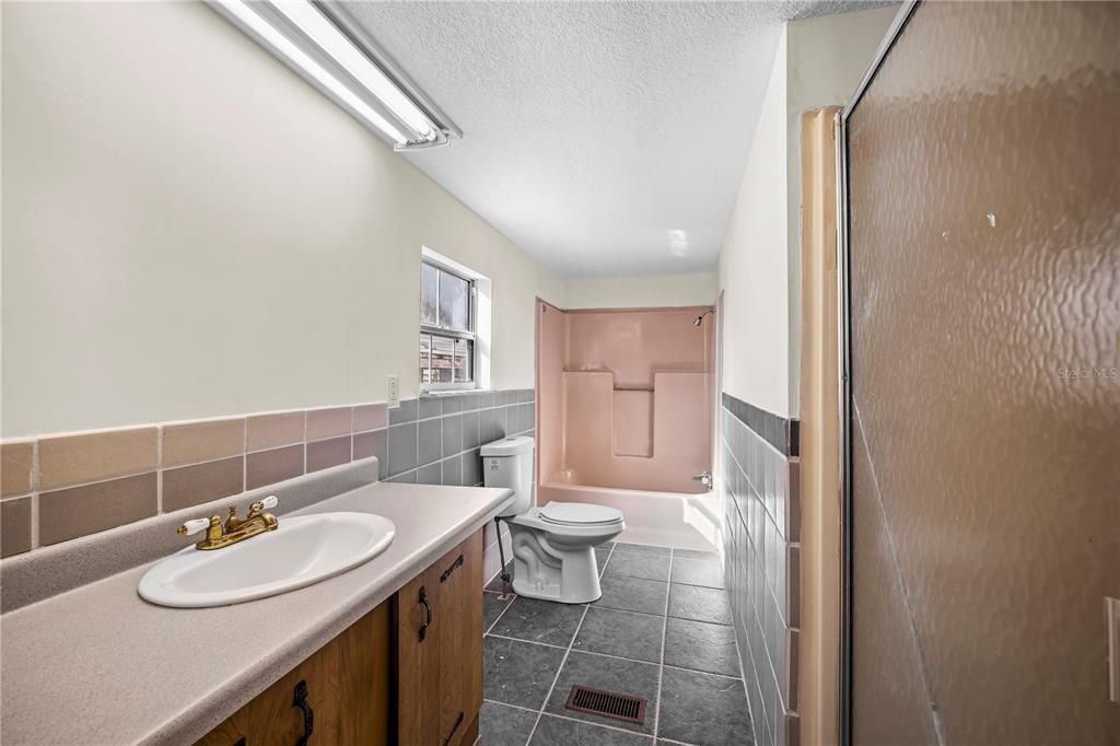 For Sale: $349,900 (0 beds, 0 baths, 4307 Square Feet)