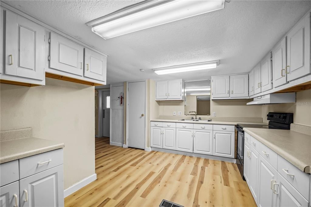 For Sale: $349,900 (0 beds, 0 baths, 4307 Square Feet)