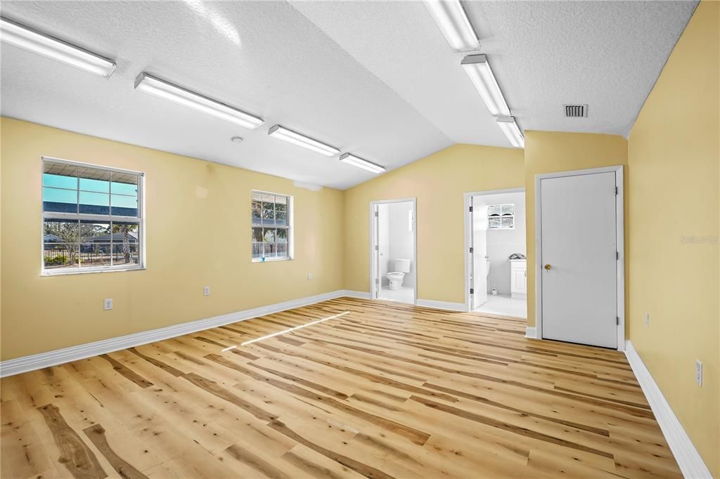 For Sale: $349,900 (0 beds, 0 baths, 4307 Square Feet)