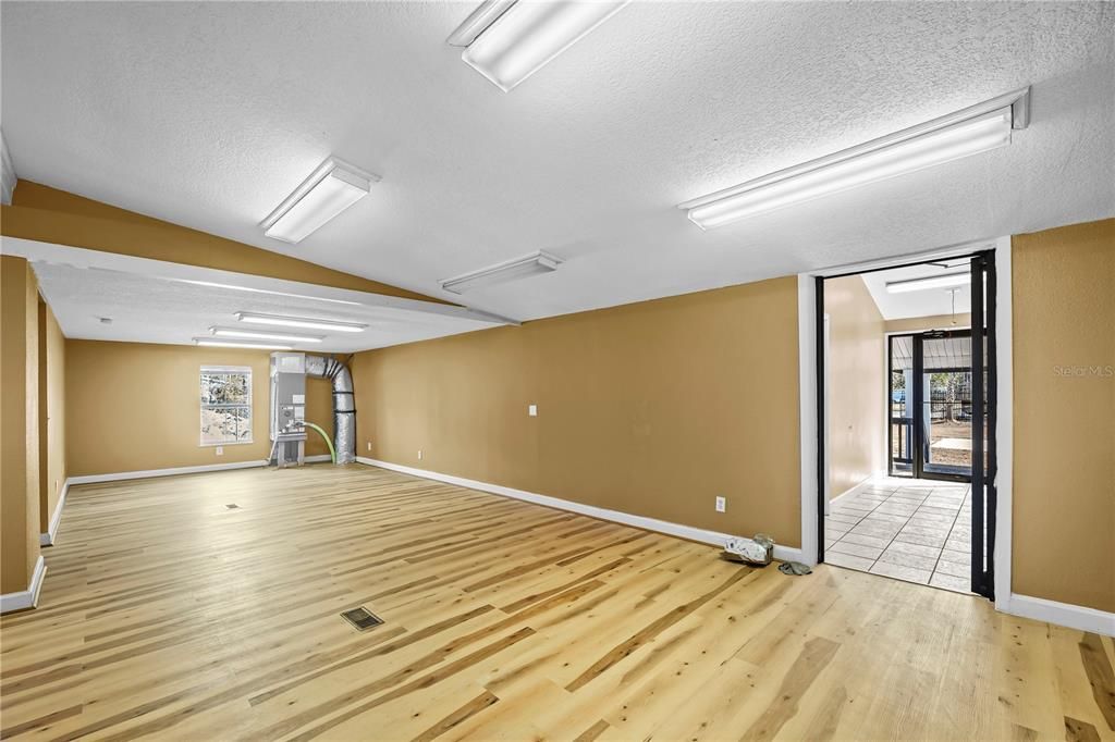 For Sale: $349,900 (0 beds, 0 baths, 4307 Square Feet)