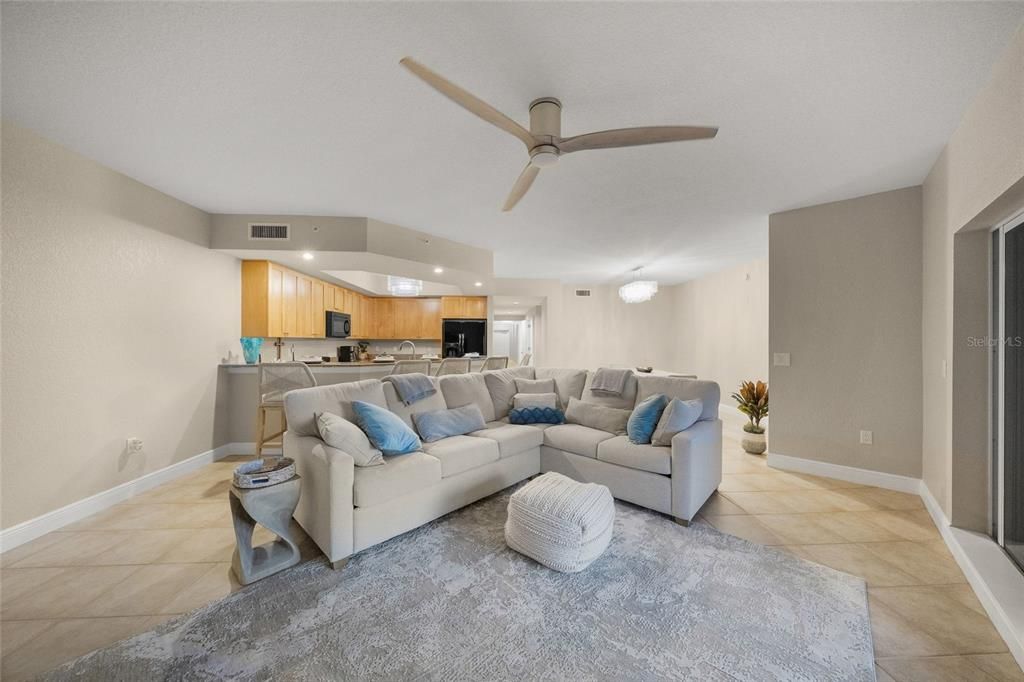 For Sale: $899,995 (3 beds, 2 baths, 2199 Square Feet)