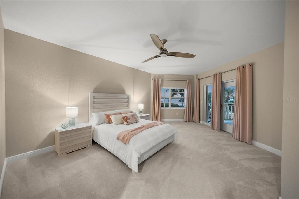 For Sale: $899,995 (3 beds, 2 baths, 2199 Square Feet)