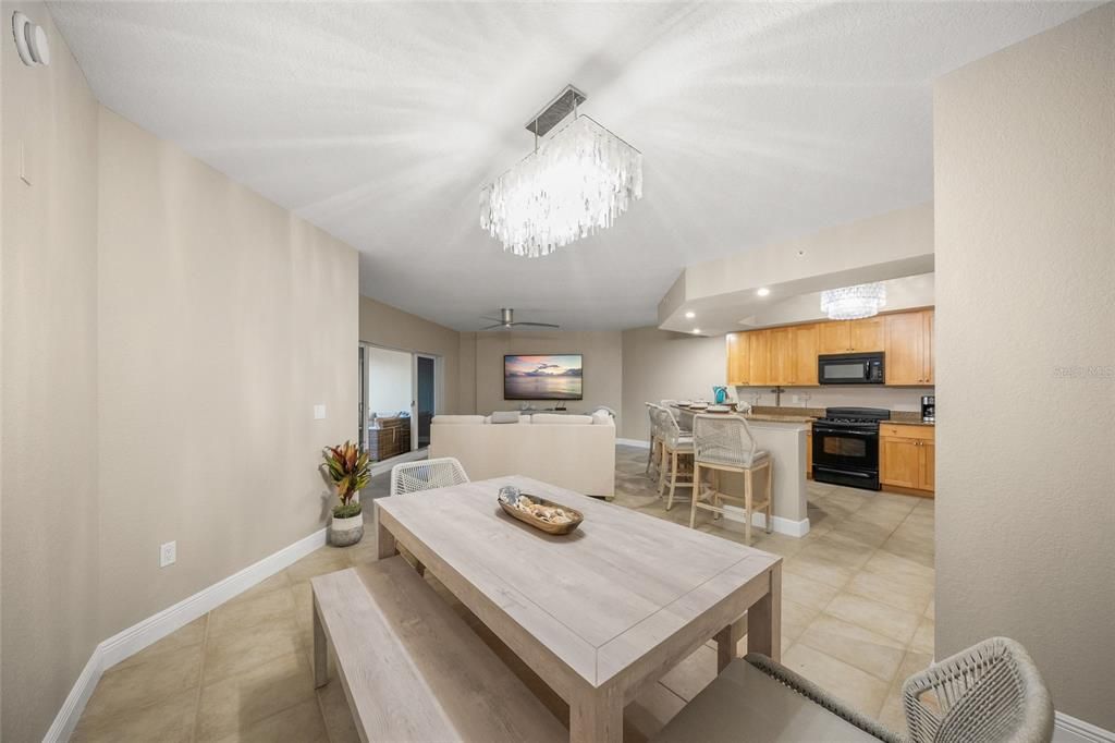 For Sale: $899,995 (3 beds, 2 baths, 2199 Square Feet)