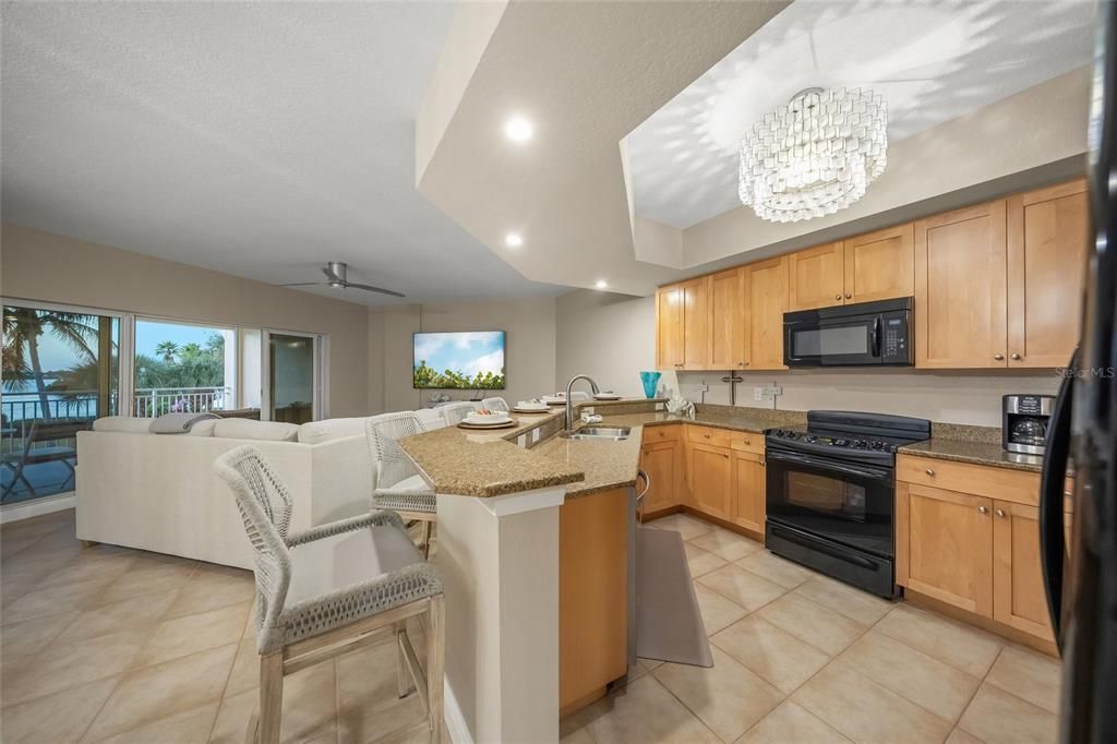 For Sale: $899,995 (3 beds, 2 baths, 2199 Square Feet)
