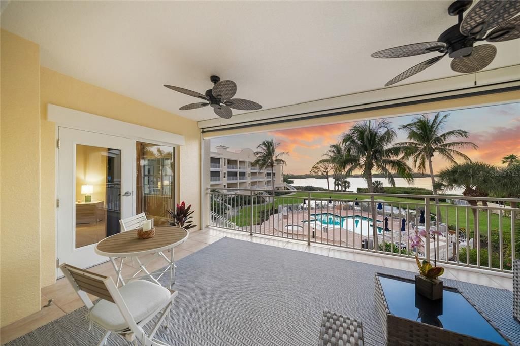 For Sale: $899,995 (3 beds, 2 baths, 2199 Square Feet)