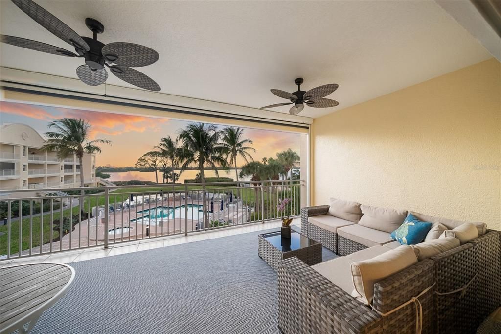 For Sale: $899,995 (3 beds, 2 baths, 2199 Square Feet)