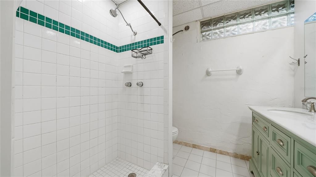 En Venta: $415,000 (5 camas, 2 baños, 1344 Pies cuadrados)