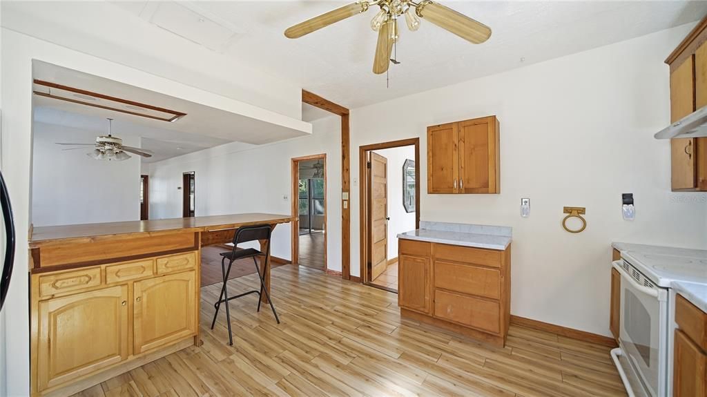 En Venta: $415,000 (5 camas, 2 baños, 1344 Pies cuadrados)