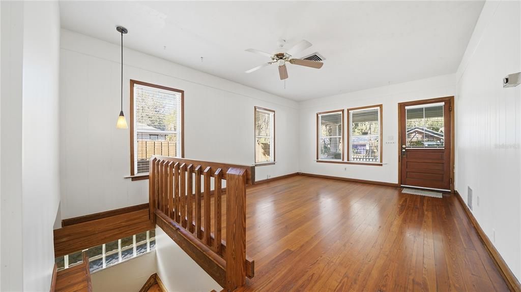 En Venta: $415,000 (5 camas, 2 baños, 1344 Pies cuadrados)