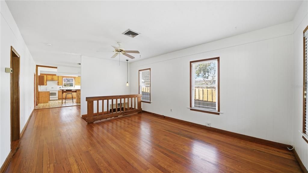 En Venta: $415,000 (5 camas, 2 baños, 1344 Pies cuadrados)