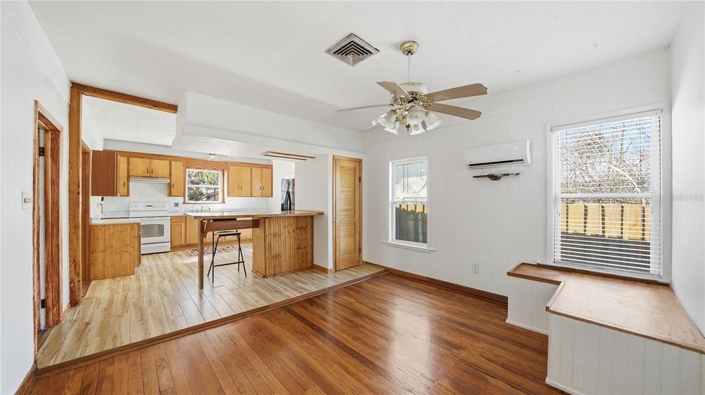 En Venta: $415,000 (5 camas, 2 baños, 1344 Pies cuadrados)