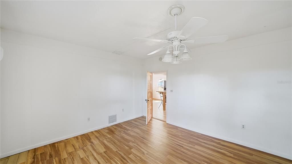 En Venta: $415,000 (5 camas, 2 baños, 1344 Pies cuadrados)