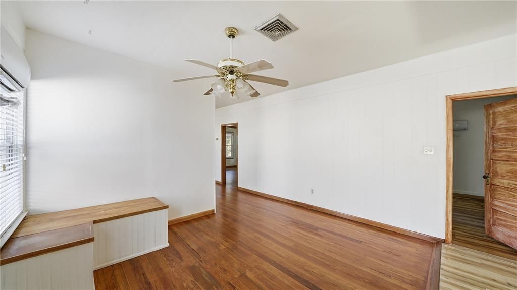 En Venta: $415,000 (5 camas, 2 baños, 1344 Pies cuadrados)