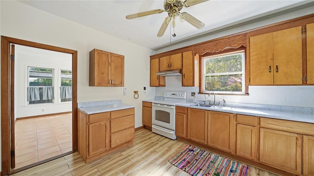 En Venta: $415,000 (5 camas, 2 baños, 1344 Pies cuadrados)