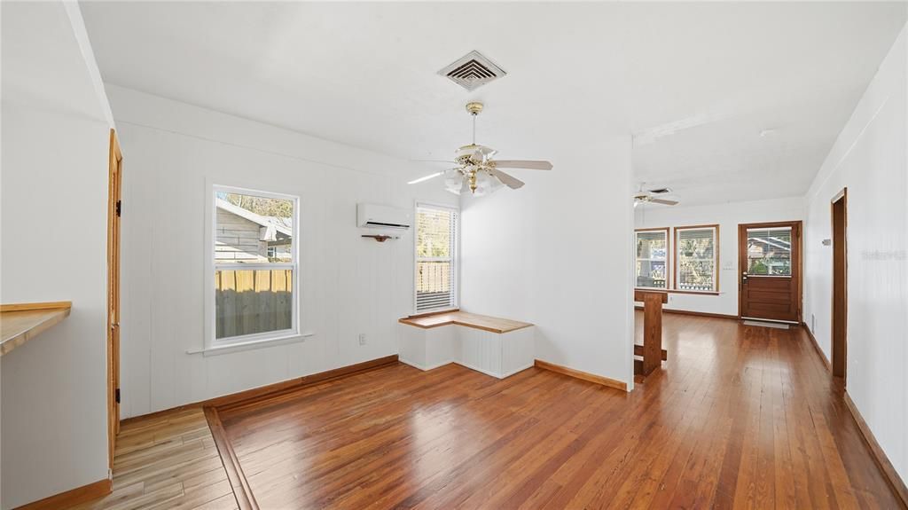 En Venta: $415,000 (5 camas, 2 baños, 1344 Pies cuadrados)