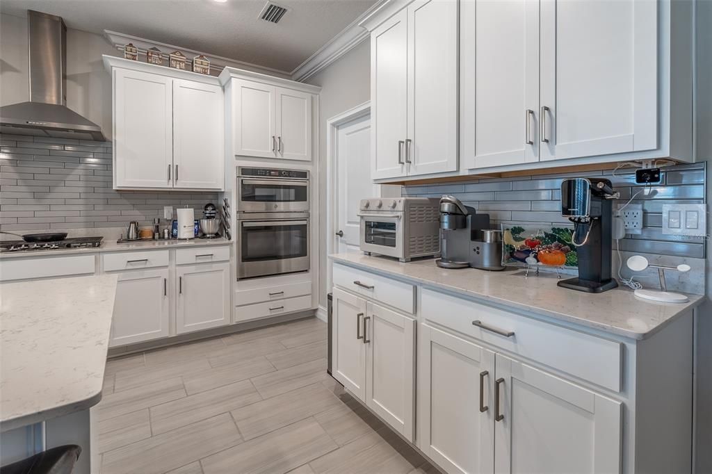 Activo con contrato: $435,000 (3 camas, 3 baños, 2170 Pies cuadrados)