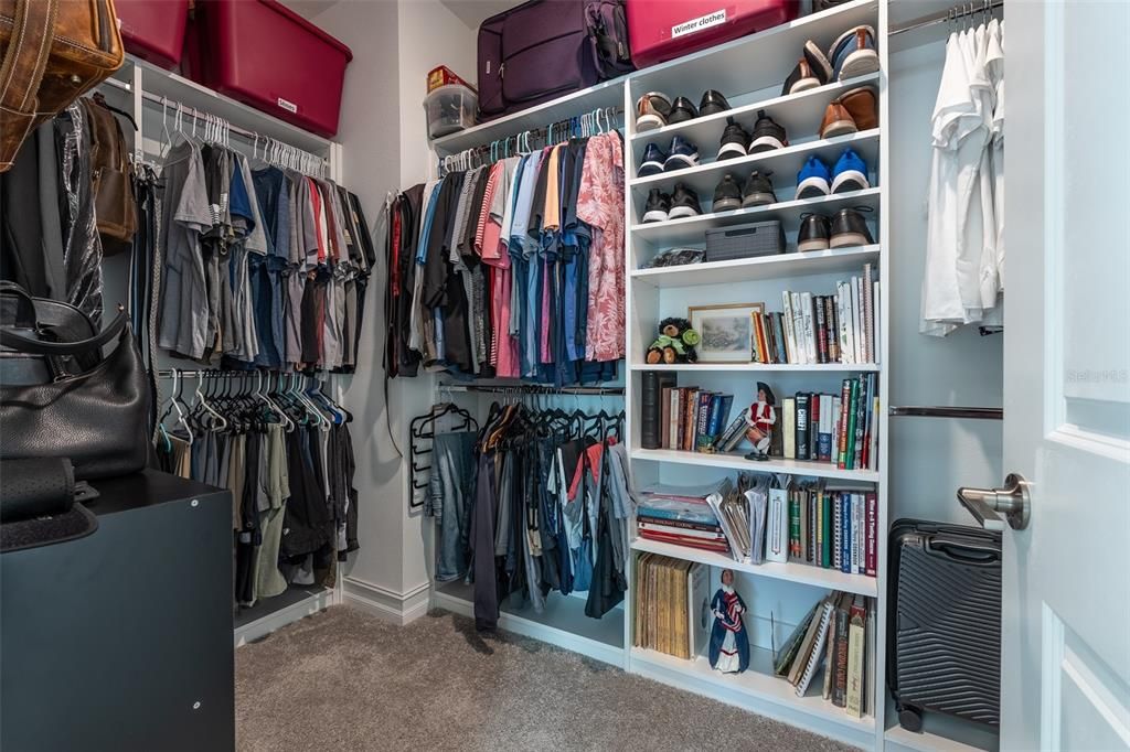 Activo con contrato: $435,000 (3 camas, 3 baños, 2170 Pies cuadrados)