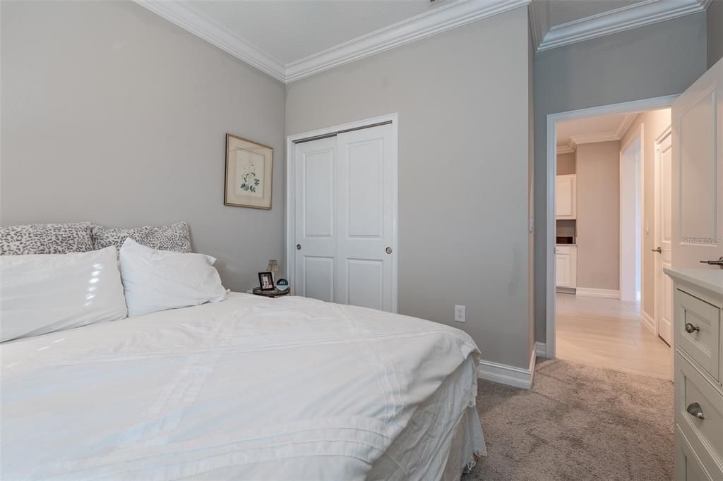 Activo con contrato: $435,000 (3 camas, 3 baños, 2170 Pies cuadrados)