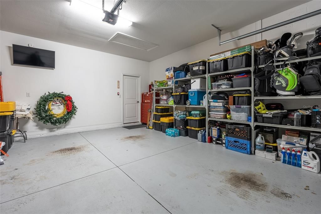 Activo con contrato: $435,000 (3 camas, 3 baños, 2170 Pies cuadrados)