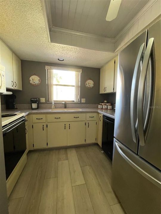 For Rent: $1,900 (2 beds, 2 baths, 1150 Square Feet)