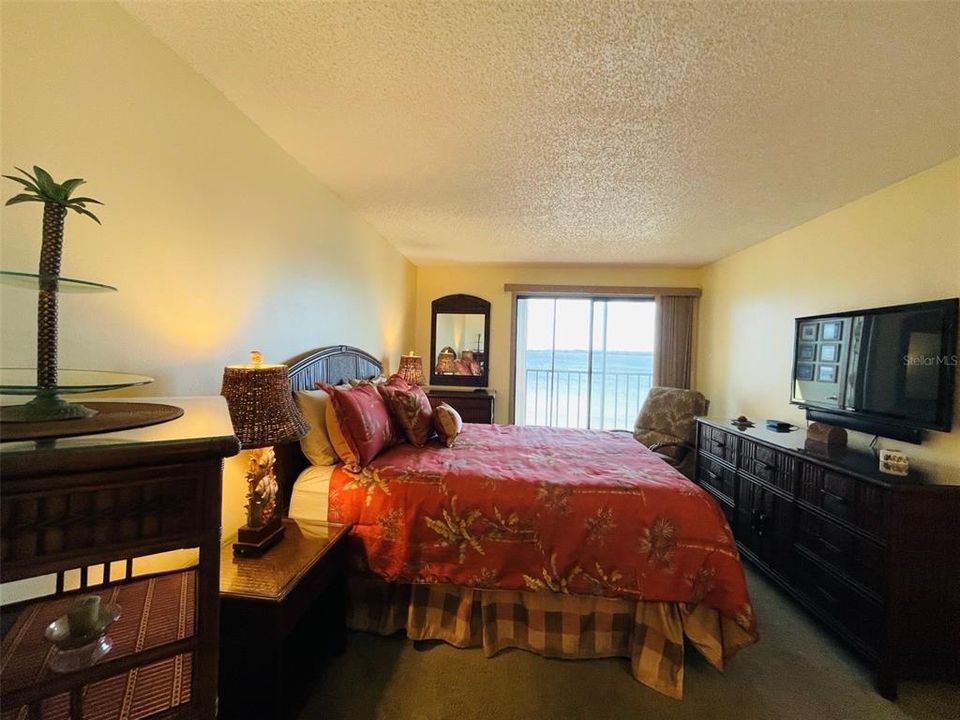 For Rent: $1,900 (2 beds, 2 baths, 1150 Square Feet)