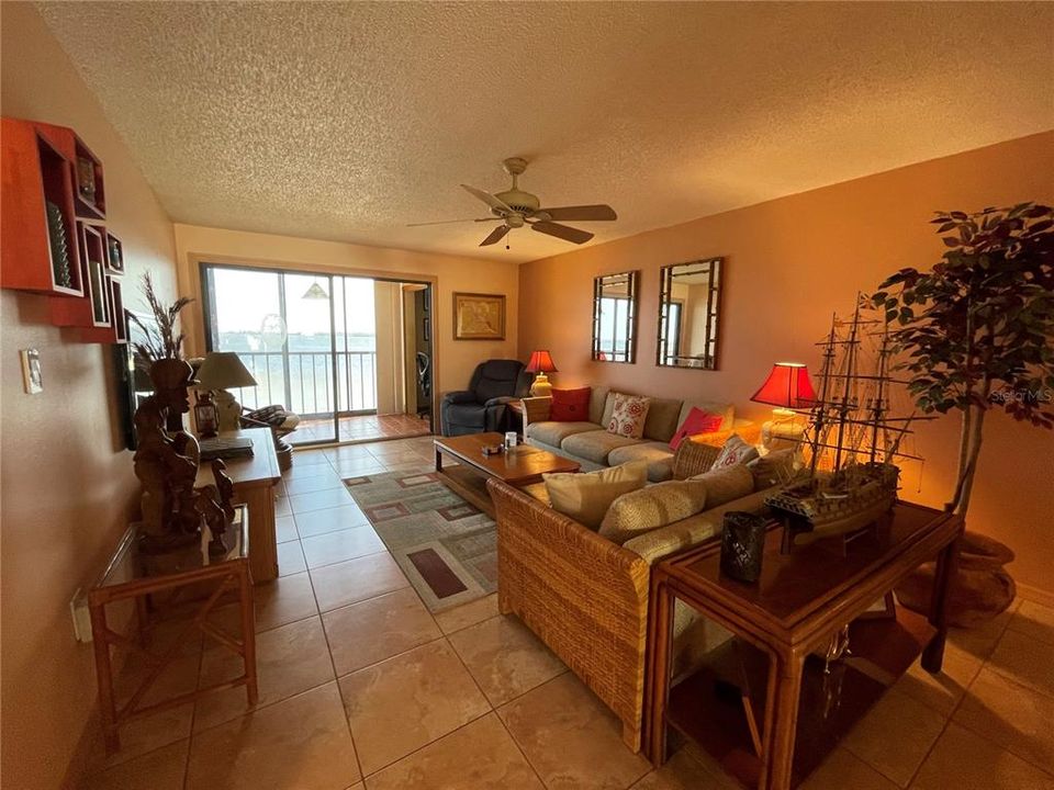 For Rent: $1,900 (2 beds, 2 baths, 1150 Square Feet)