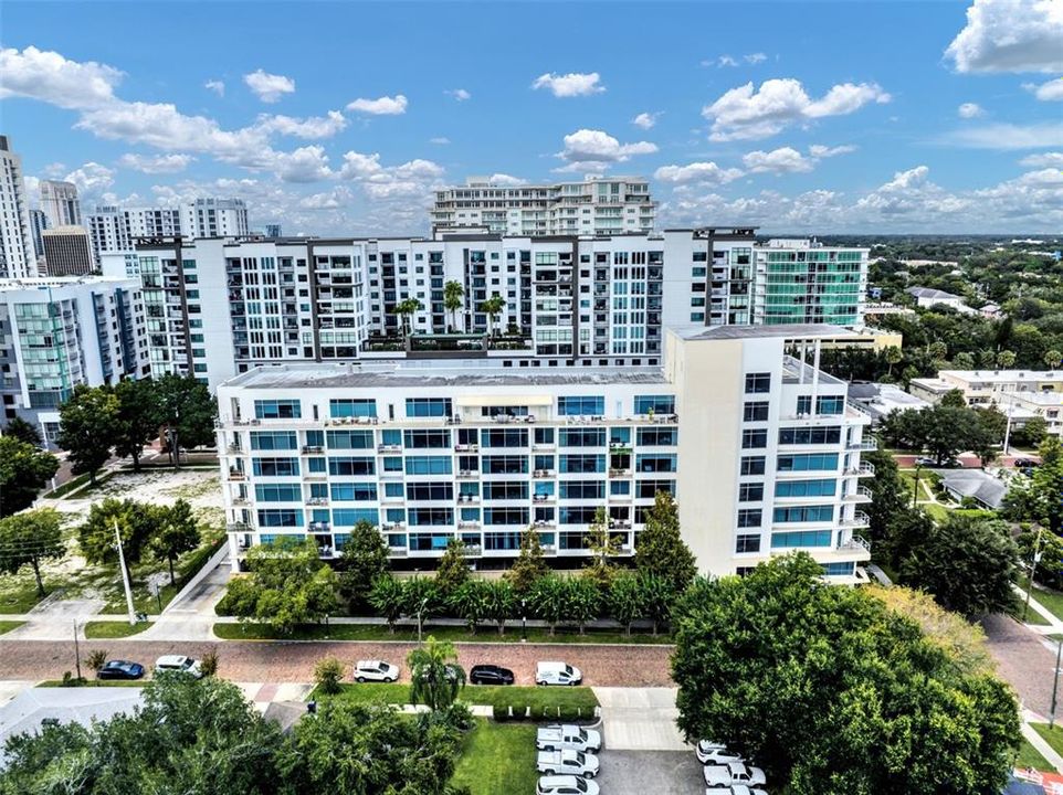 На продажу: $399,990 (2 спален, 2 ванн, 1268 Квадратных фут)