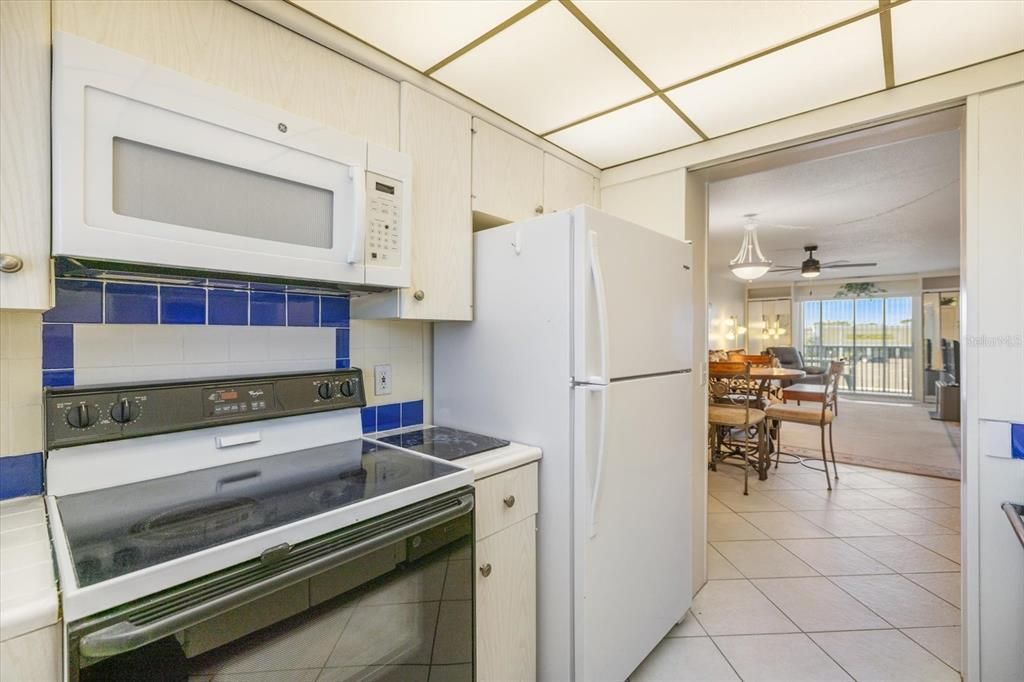 В аренду: $1,500 (2 спален, 2 ванн, 975 Квадратных фут)