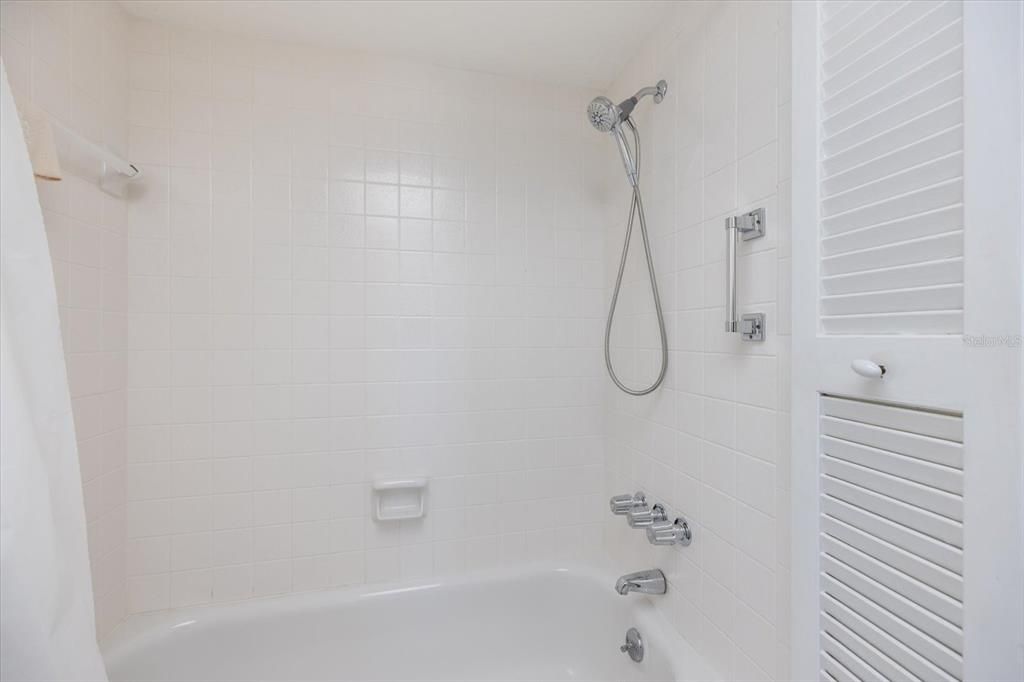 В аренду: $1,500 (2 спален, 2 ванн, 975 Квадратных фут)