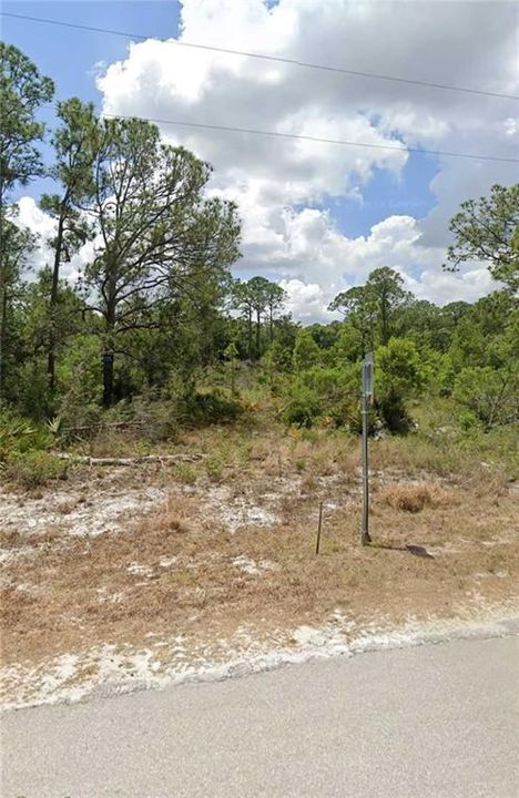 На продажу: $24,000 (0.24 acres)