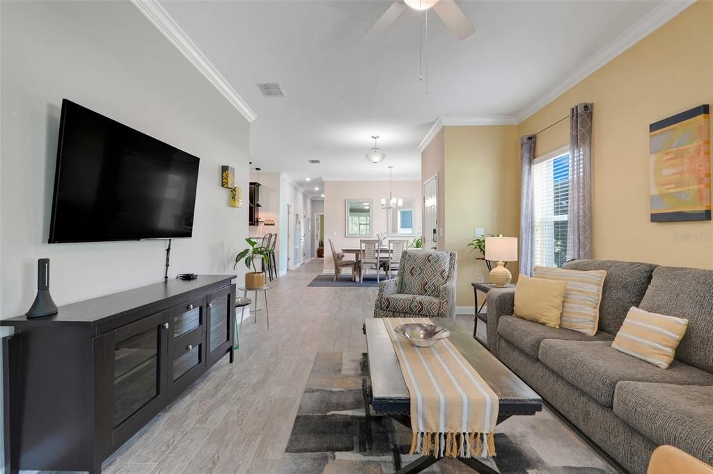 For Sale: $299,900 (2 beds, 2 baths, 1503 Square Feet)
