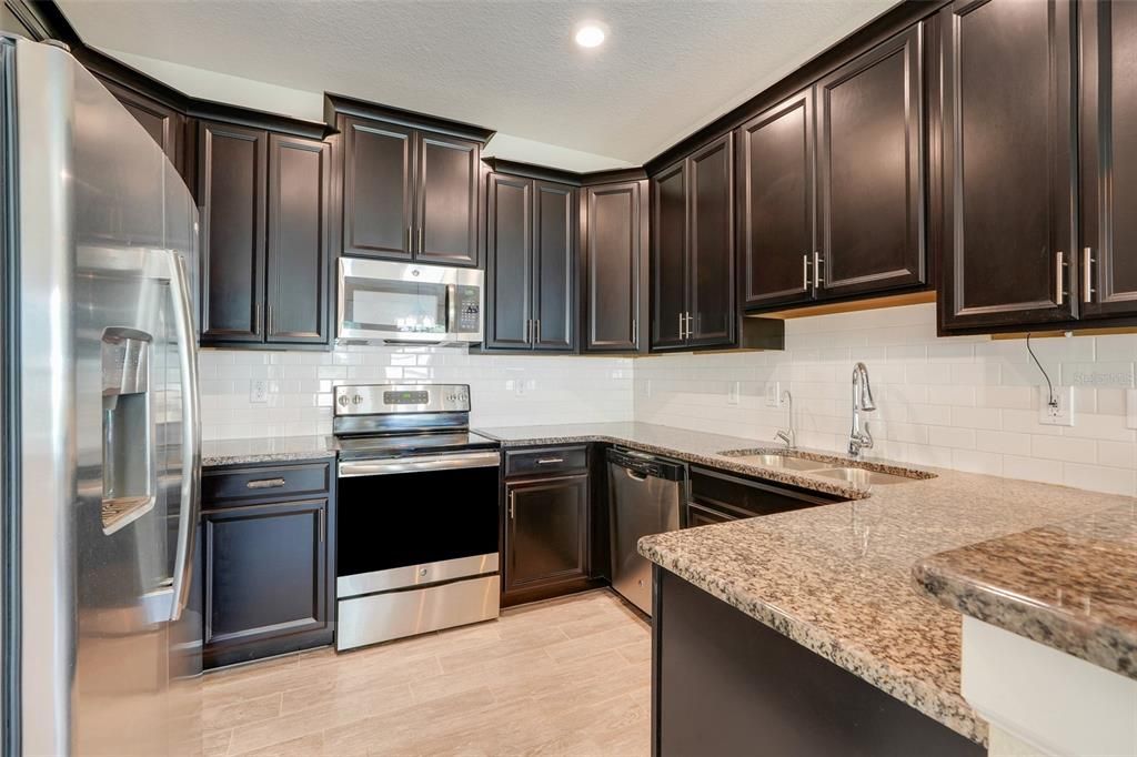 For Sale: $299,900 (2 beds, 2 baths, 1503 Square Feet)