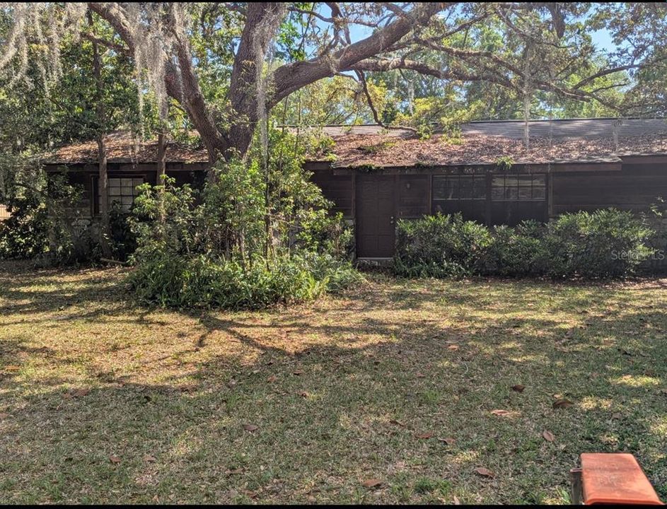 Recently Sold: $132,500 (3 beds, 2 baths, 1144 Square Feet)