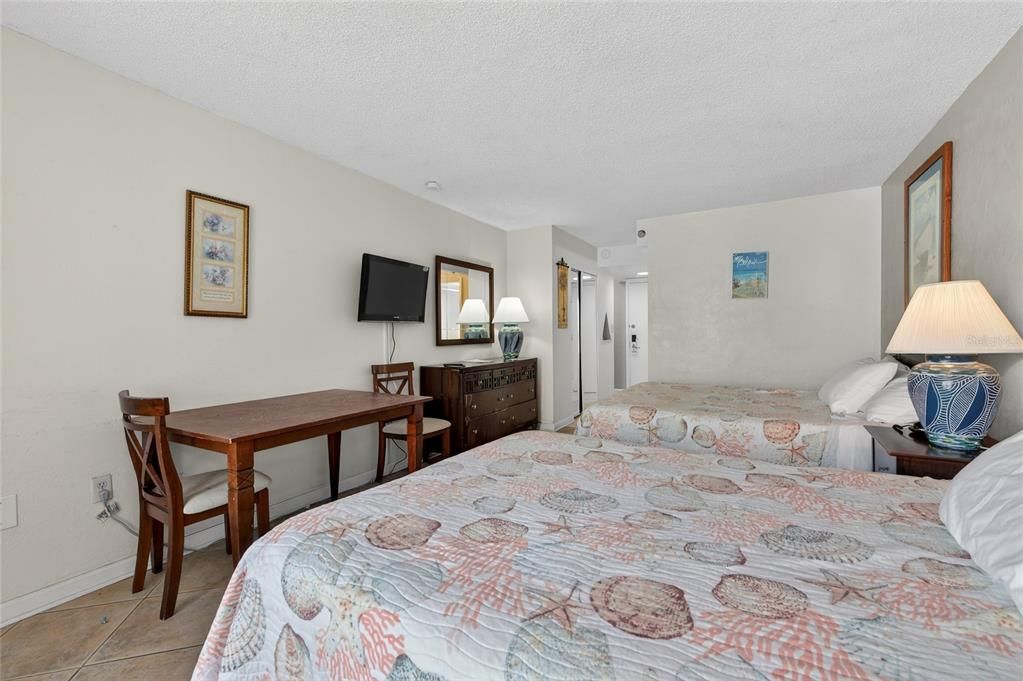 For Sale: $97,500 (1 beds, 1 baths, 343 Square Feet)