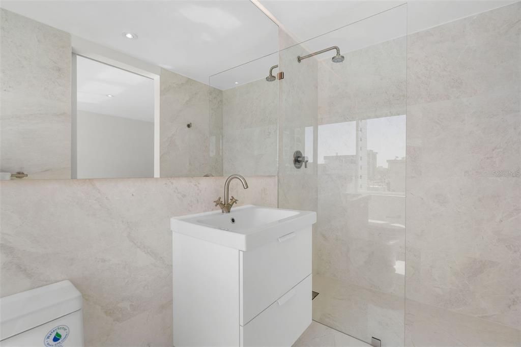 Activo con contrato: $1,198,000 (2 camas, 2 baños, 1802 Pies cuadrados)